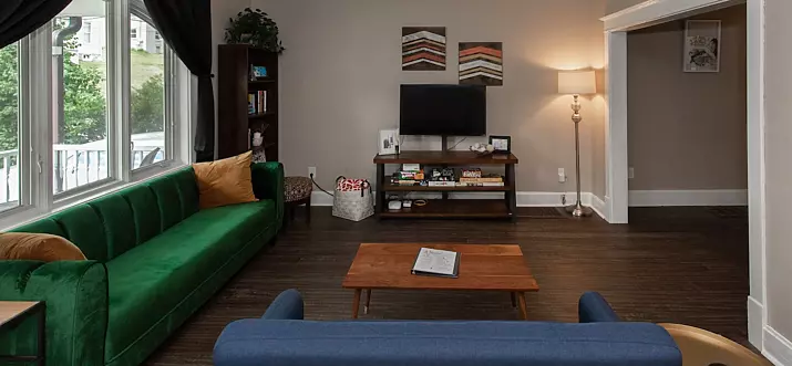 Top 17 Airbnb Vacation Rentals In Davenport, Iowa