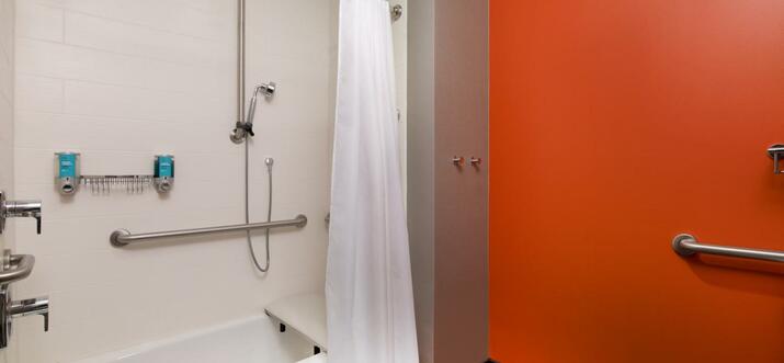 seatac hotels with parking