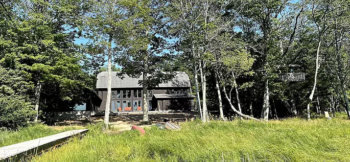 12 Best Airbnb Vacation Rentals In The Upper Peninsula of Michigan