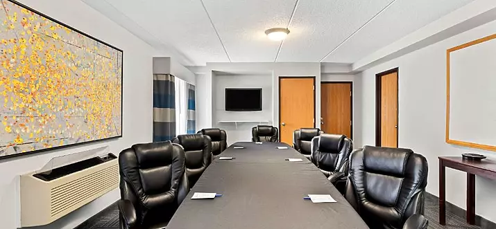 Top 9 Hotels With Smoking Room Near Downtown Chicago, Illinois