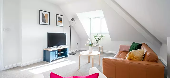 5 Handpicked Airbnb Vacation Rentals In Redhill, United Kingdom