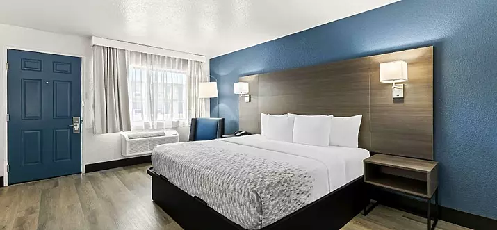 9 Best Hotels With Smoking Rooms In Phoenix, Arizona