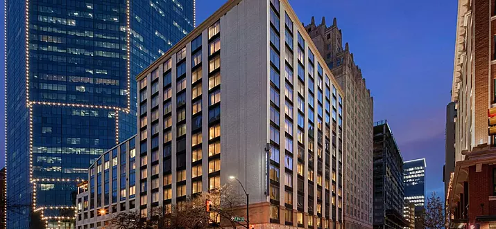 6 Handpicked Hotels With In-Room Hot Tub In Fort Worth, Texas