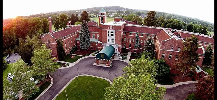 Top 6 Hotels With In-Room Hot Tub In Canton, Ohio