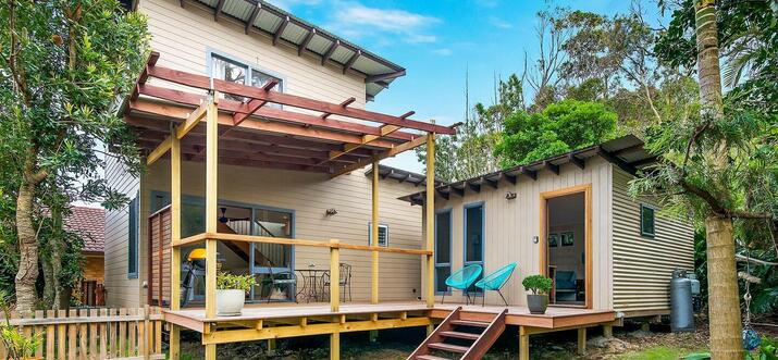 airbnb forresters beach