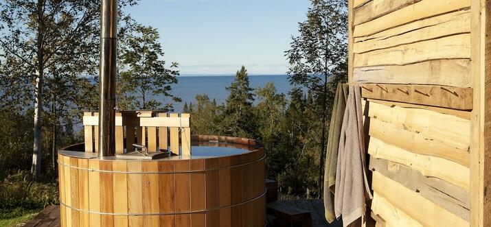 cabins with hot tubs in wisconsin