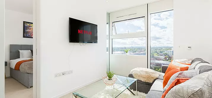 12 Handpicked Luxury Airbnbs In Birmingham, England