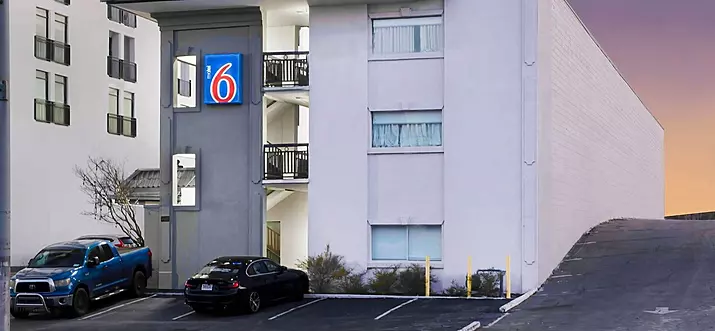 9 Handpicked Hotels With Smoking Rooms In Atlanta, Georgia