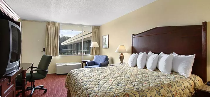 12 Handpicked Hotels With Smoking Rooms In Washington, D.C., USA