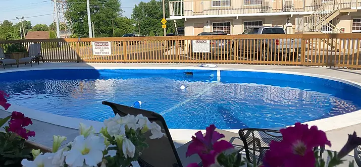 9 Best Hotels With Smoking Rooms In Niagara Falls, Canada