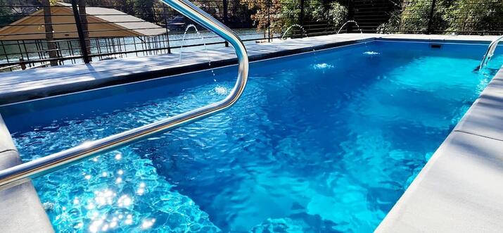 vacation rentals with private pool arkansas