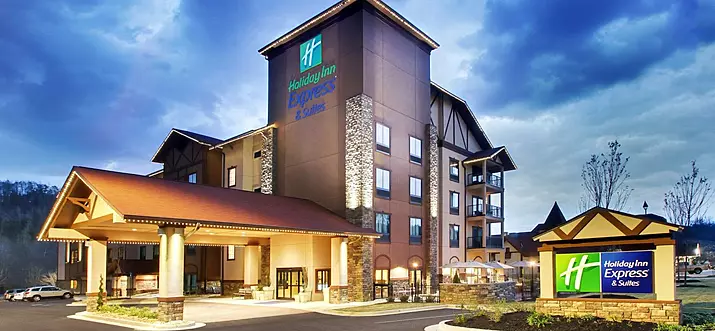 7 Best Hotels With Hot Tub In Helen, Georgia