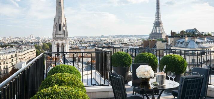 famous hotels in paris