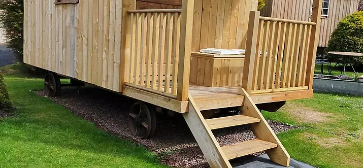 Top 6 Glamping Spots Near Bamburgh, England