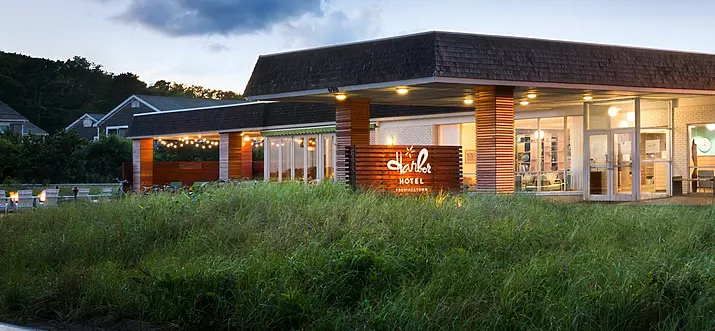 Top 9 Hotels With Outdoor Pool In Massachusetts, USA
