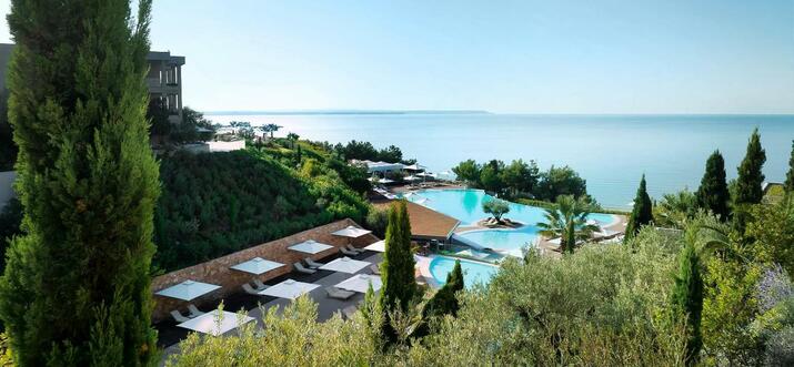 luxury resorts greece
