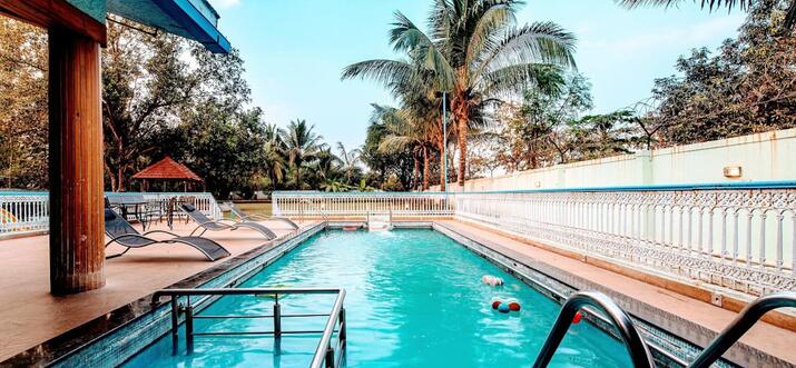 villas with pool in karjat