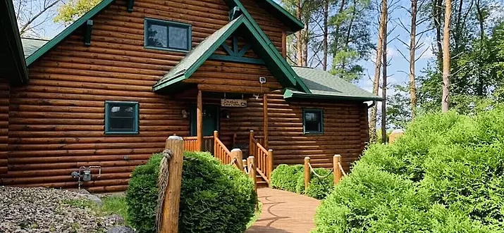 10 Best Log Cabins In Wisconsin, USA