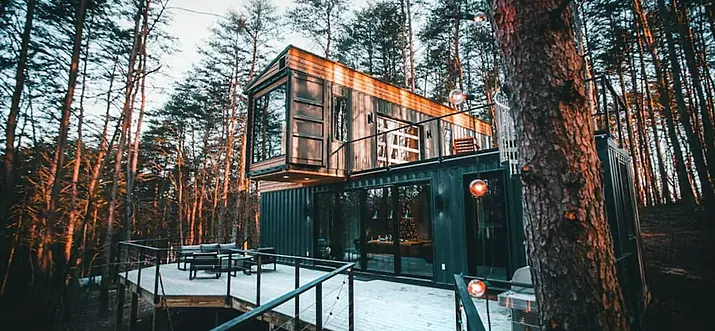 10 Coolest Airbnbs To Stay In The USA