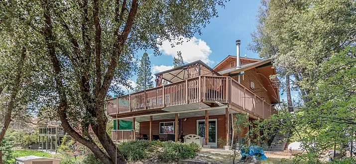 10 Most Scenic Lakefront Airbnbs In USA