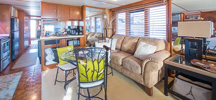 12 Best Airbnb Houseboats in Florida, USA