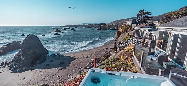 Top 10 Beachfront Airbnbs In California, USA
