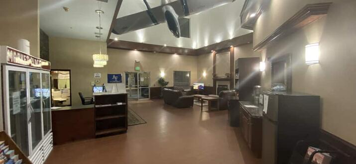 hotels with indoor water parks in colorado springs