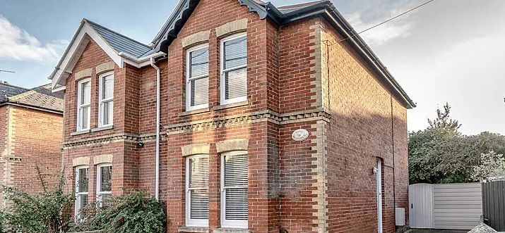 Top 10 Airbnb Vacation Rentals In Bembridge, UK