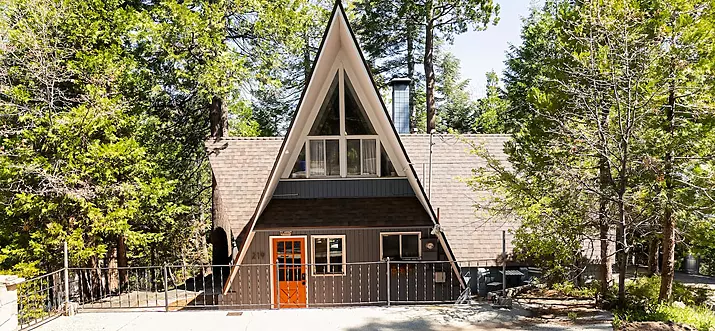 16 Best Pet-Friendly Airbnbs In Lake Arrowhead, California