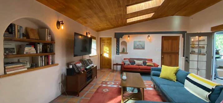10 Handpicked Pet-Friendly Airbnbs In Taos, New Mexico