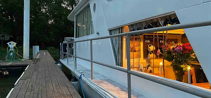 Top 4 Houseboat Rentals In Indiana, USA