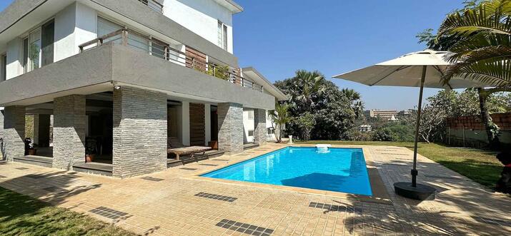 villa with pool in gorai