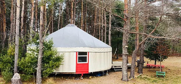 8 Best Glamping Spots Near Lake Placid, New York
