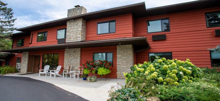 pet friendly hotels in door county