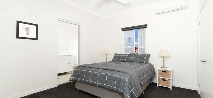 airbnb redcliffe
