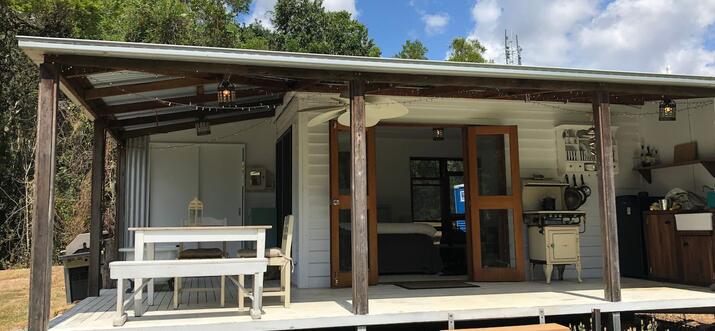 pet friendly airbnb noosa