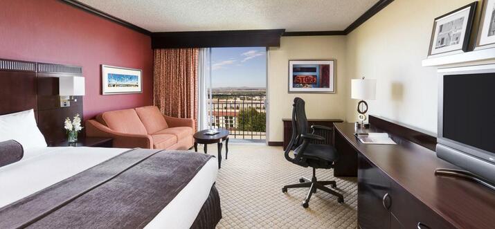 albuquerque hotels with balconies