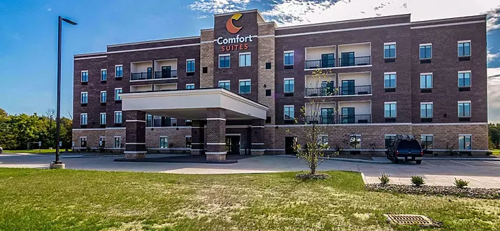2 Best Hotels With In-Room Balcony Near Cleveland, Ohio