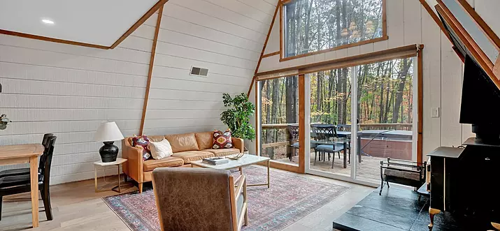 10 Best Cabins With Hot Tub Near Berkeley Springs, West Virginia