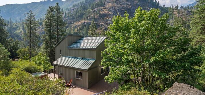 9 Handpicked Cabins With Hot Tub Near Leavenworth, Washington