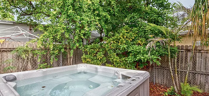 12 Best Cabins With Hot Tubs In Florida, USA