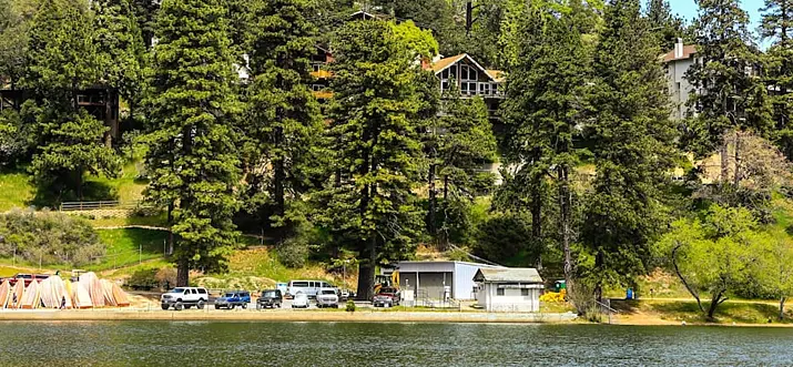 9 Best Lakefront Cabins In California, USA