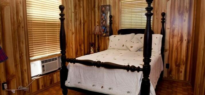secluded cabins near frio river