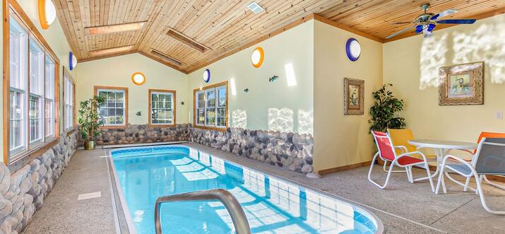 5 Best Cabins With Pool In Michigan, USA