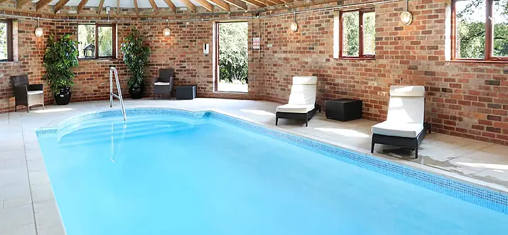 5 Best Airbnbs With Pool Near Birmingham, UK