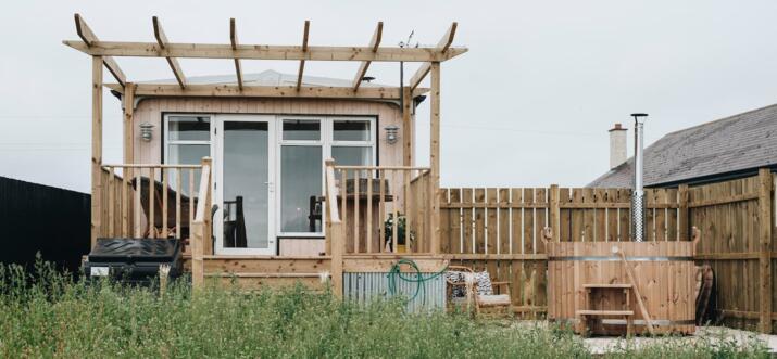 airbnb portrush with hot tub