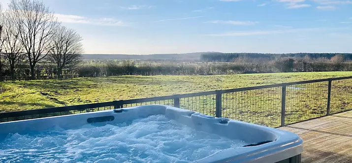 10 Best Airbnbs With Hot Tub In Lincolnshire, UK