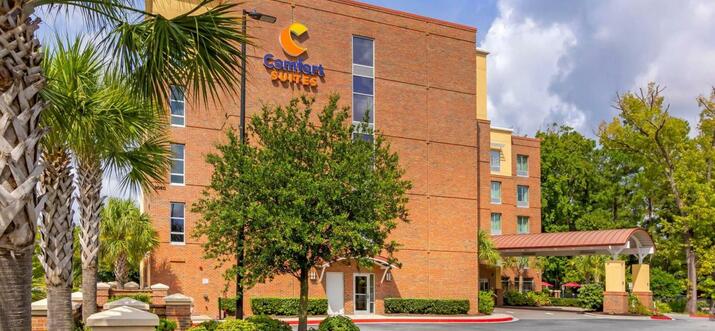 hotels in charleston sc with indoor pool