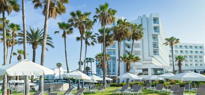 hotels in cyprus with private pool
