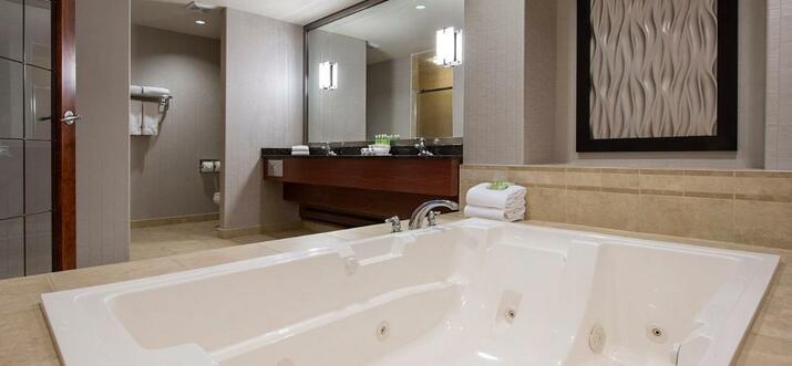 sherwood park hotels with jacuzzi suites